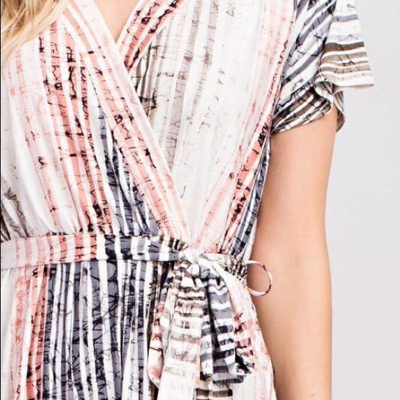 Gorgeous Striped Wrap Dress 👗Brand New WT - Picture 4 of 8